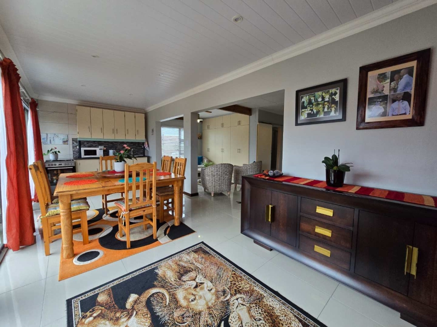 4 Bedroom Property for Sale in Stilbaai Wes Western Cape